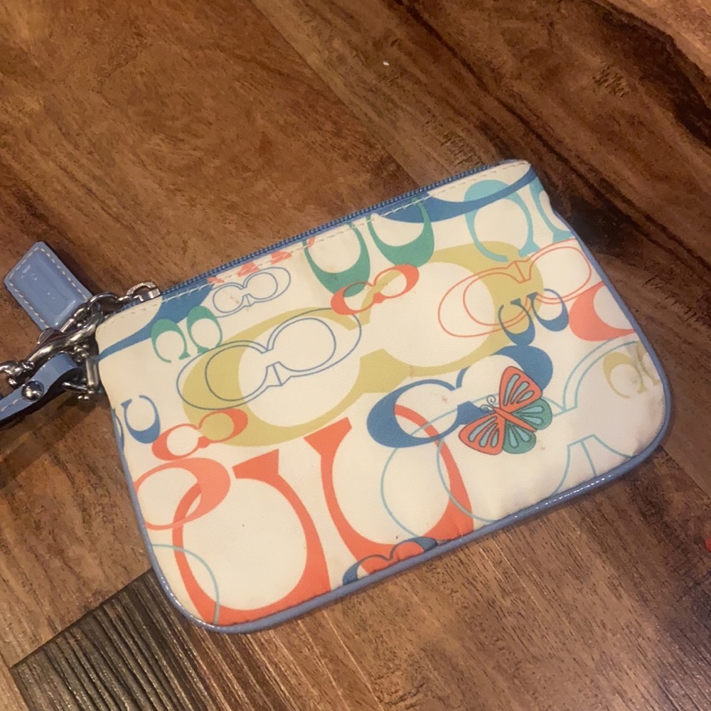 Coach cream nylon, butterfly, signature C wristlet - Picture 2 of 15